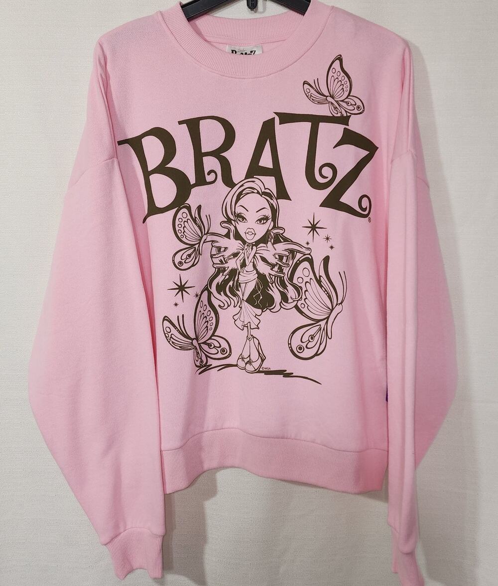 Bratz dolls pink sweatshirt size women's medium
